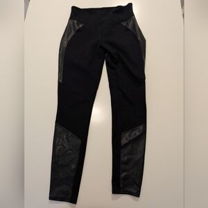 Assets by Spanx‎ Black Moto Leggings Faux Leather Panel Ribbed Knee Size Large